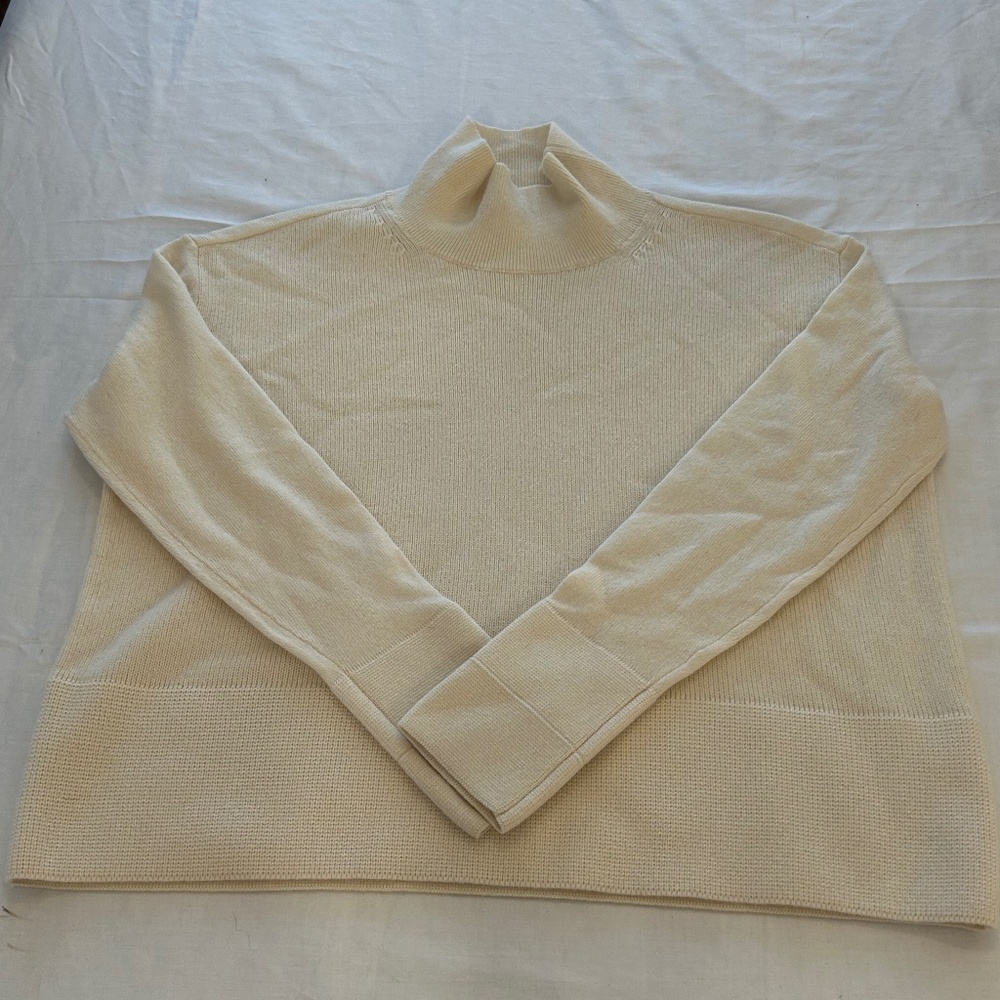 Everlane cashmere square turtleneck sweater XS cream